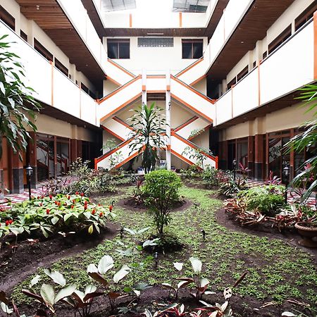 Hotel Bandung Permai Экстерьер фото