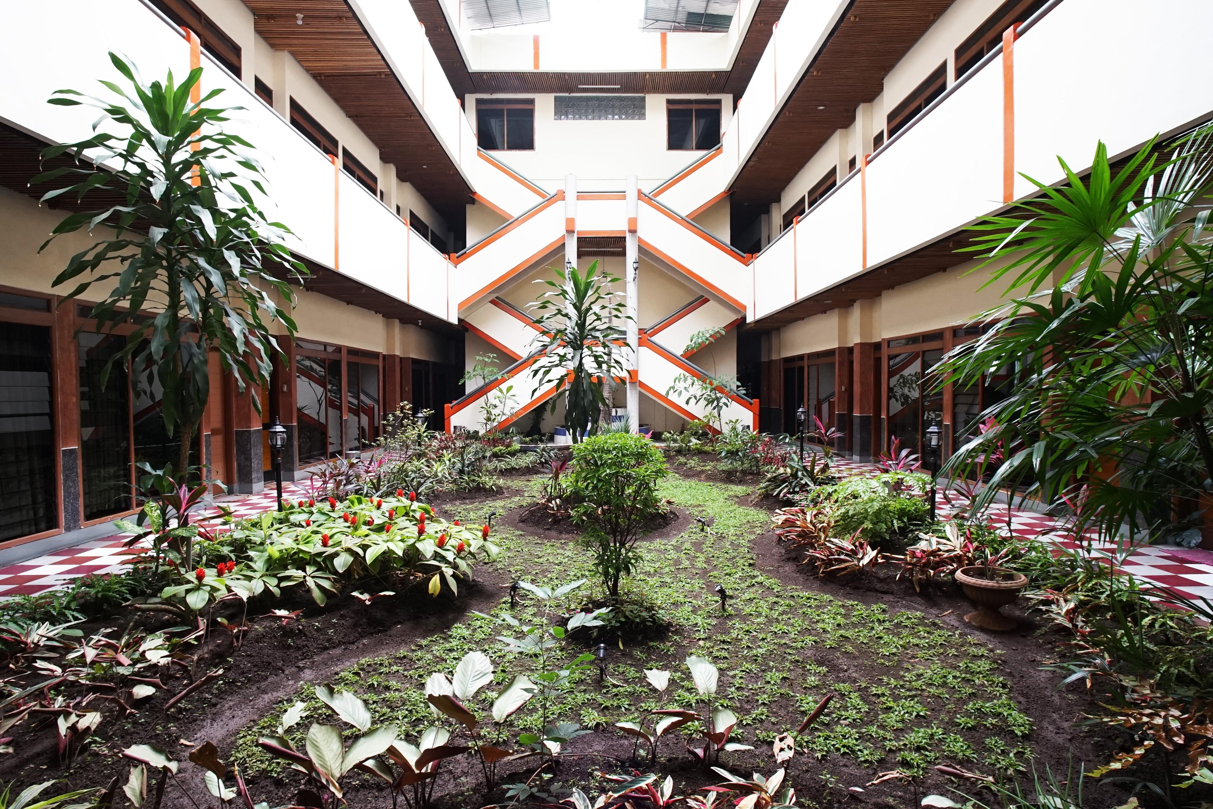 Hotel Bandung Permai Экстерьер фото
